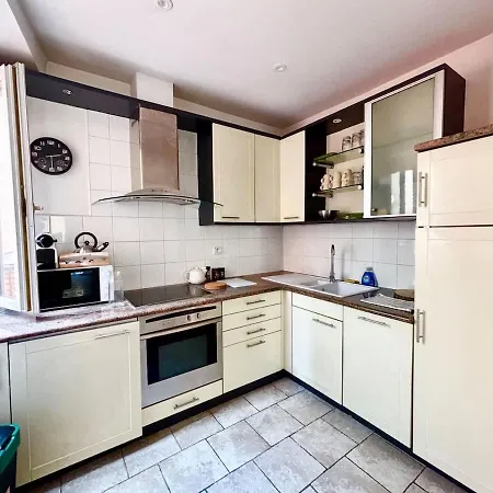 Casamea - Vieille Ville, 2 Min Plage, Clim Апартаменти *