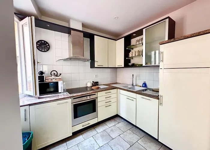 Casamea - Vieille Ville, 2 Min Plage, Clim Apartment *